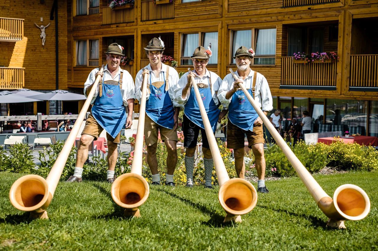 Sporthotel Floralpina Alpe Di Siusi Bagian luar foto