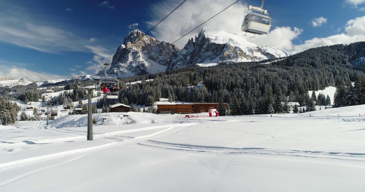 Sporthotel Floralpina Alpe Di Siusi Bagian luar foto