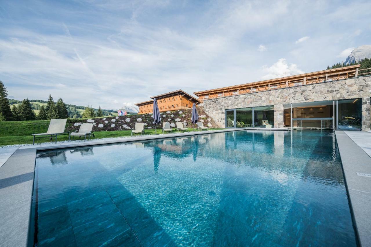 Sporthotel Floralpina Alpe Di Siusi Bagian luar foto